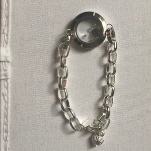 Inscriptions Orgami Owl Silver charm bracelet